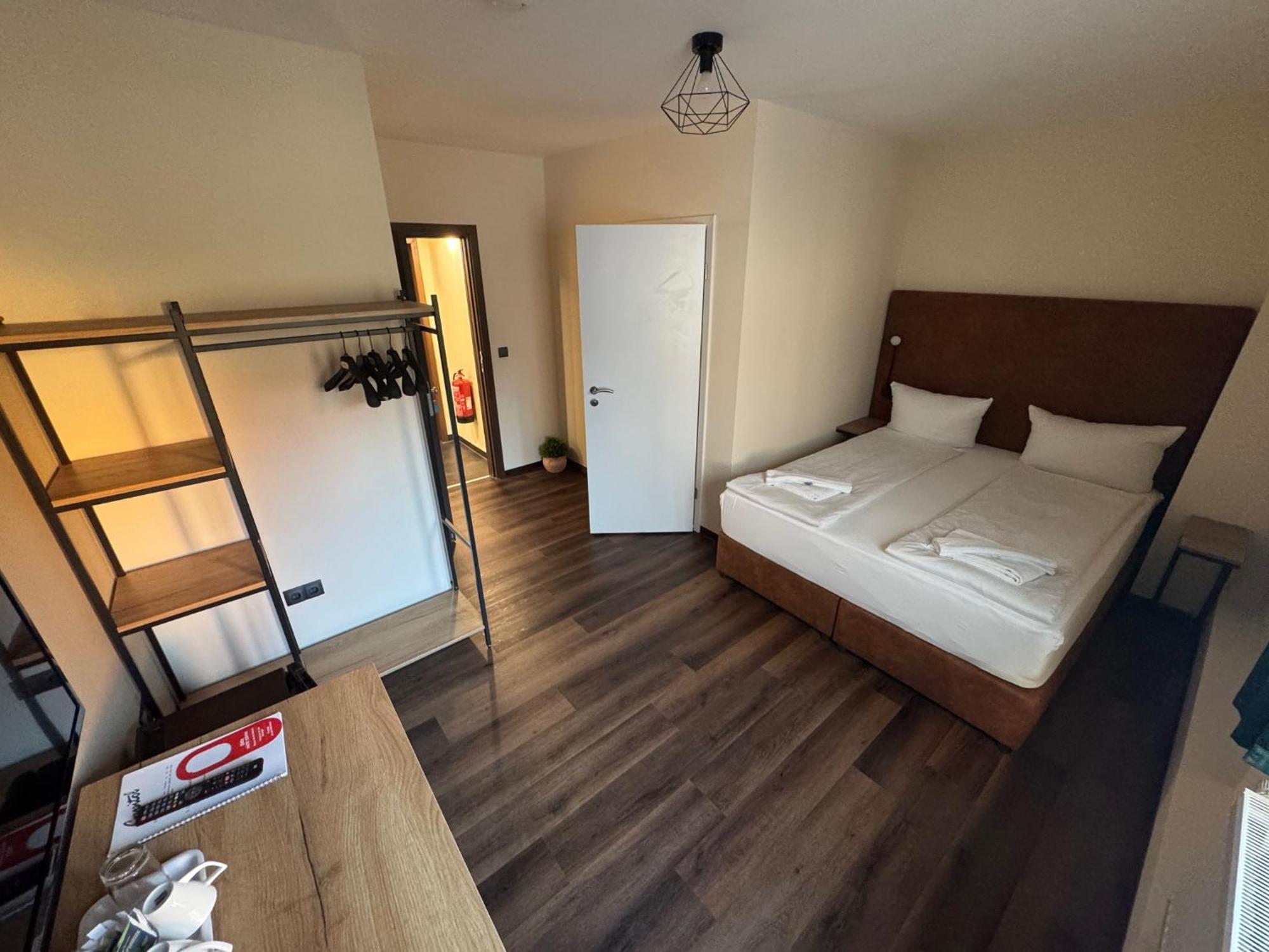 Hotel Capitol Zentrum - 24h - Friedrichshafen Esterno foto
